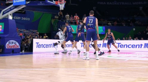 半岛体育在线-遭奥莫特肘击 塞尔维亚球员西马尼奇失去一颗肾脏